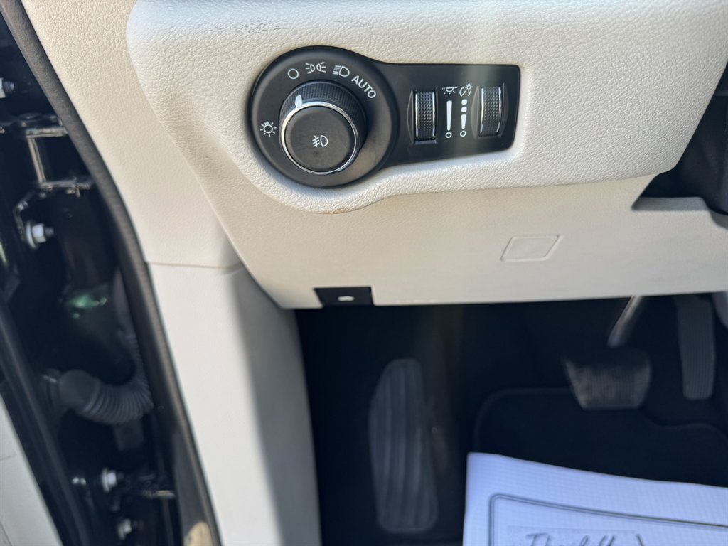 2023 Chrysler Pacifica - $26,600