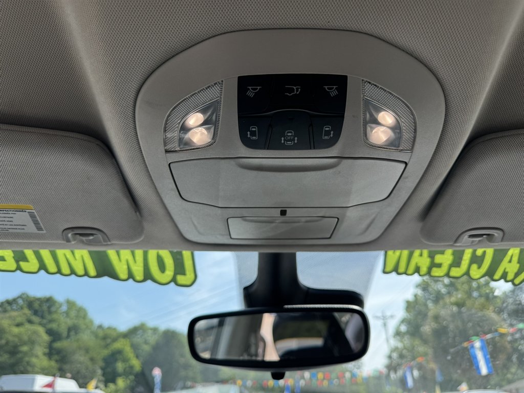 2023 Chrysler Pacifica - $26,600