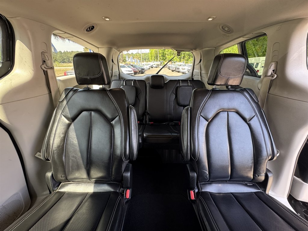 2023 Chrysler Pacifica - $26,600