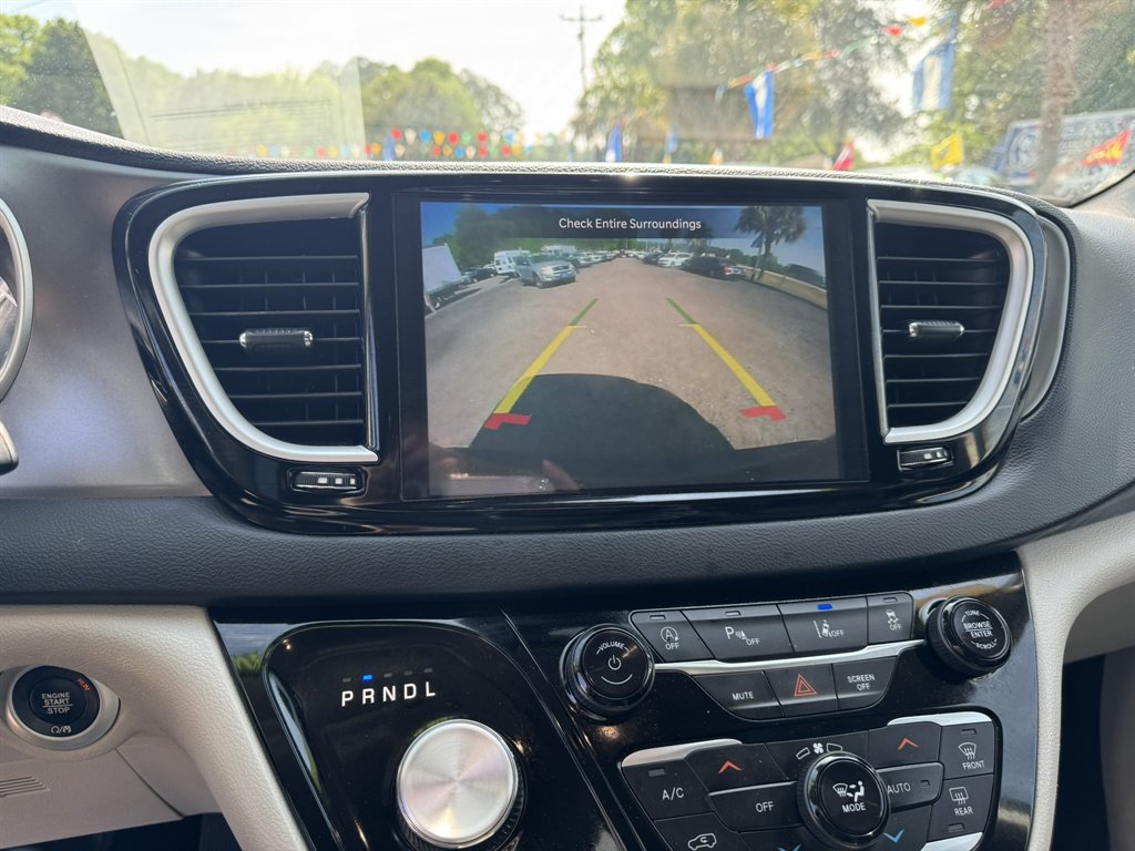 2023 Chrysler Pacifica - $26,600