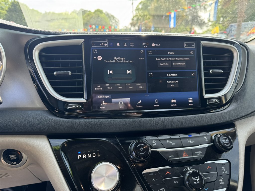 2023 Chrysler Pacifica - $26,600