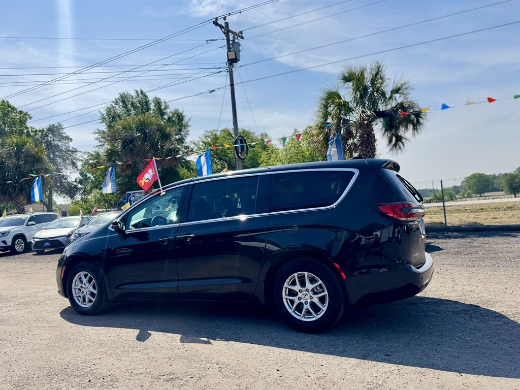 2023 Chrysler Pacifica - $26,600