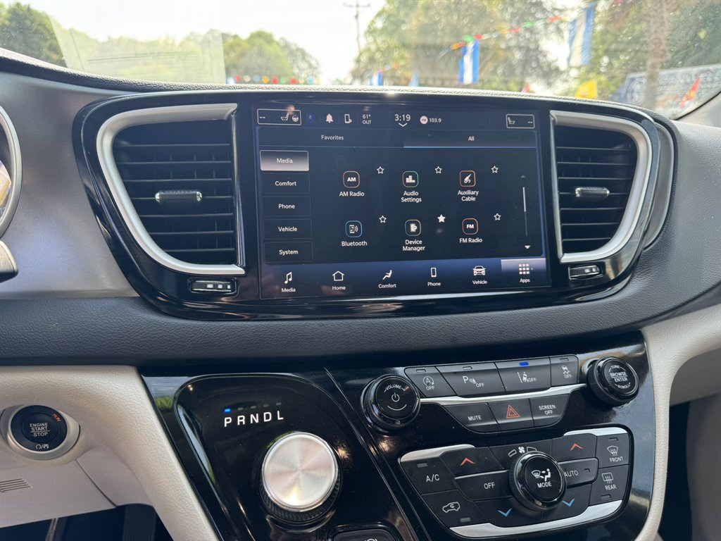 2023 Chrysler Pacifica - $26,600