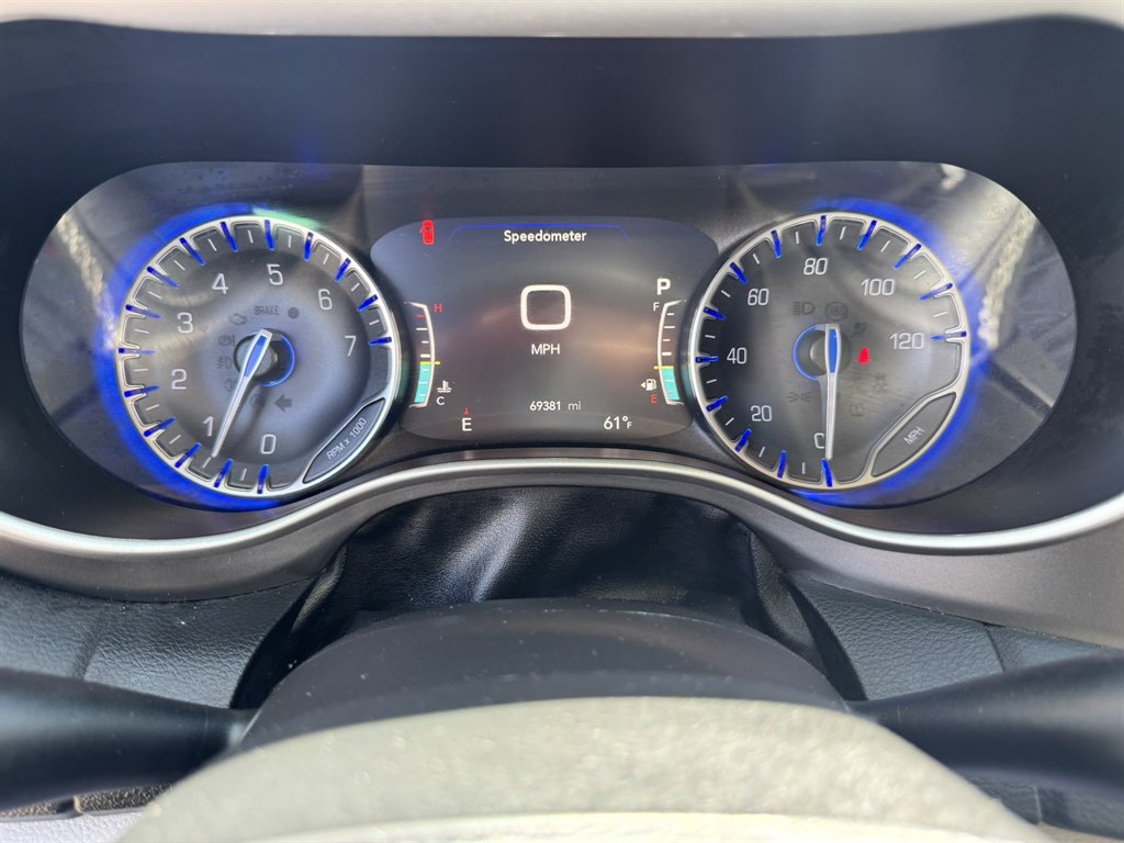 2023 Chrysler Pacifica - $26,600