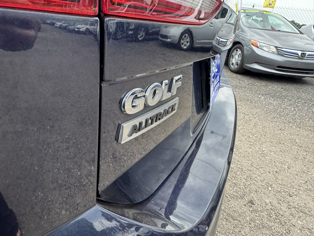 2017 Volkswagen Golf - $18,874