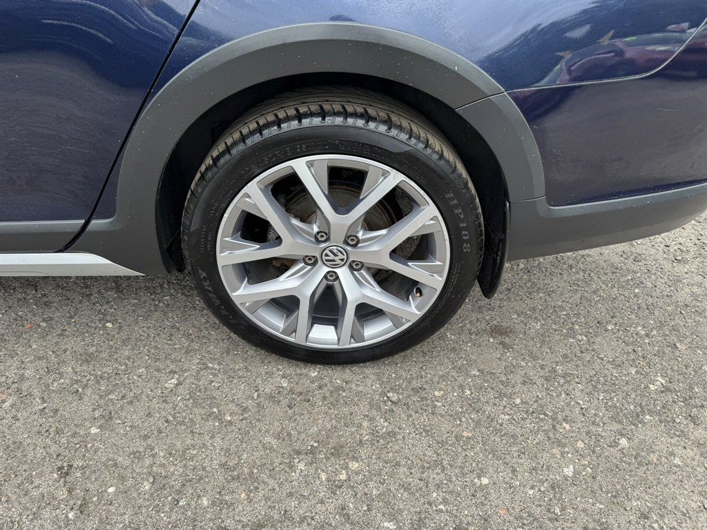 2017 Volkswagen Golf - $18,874