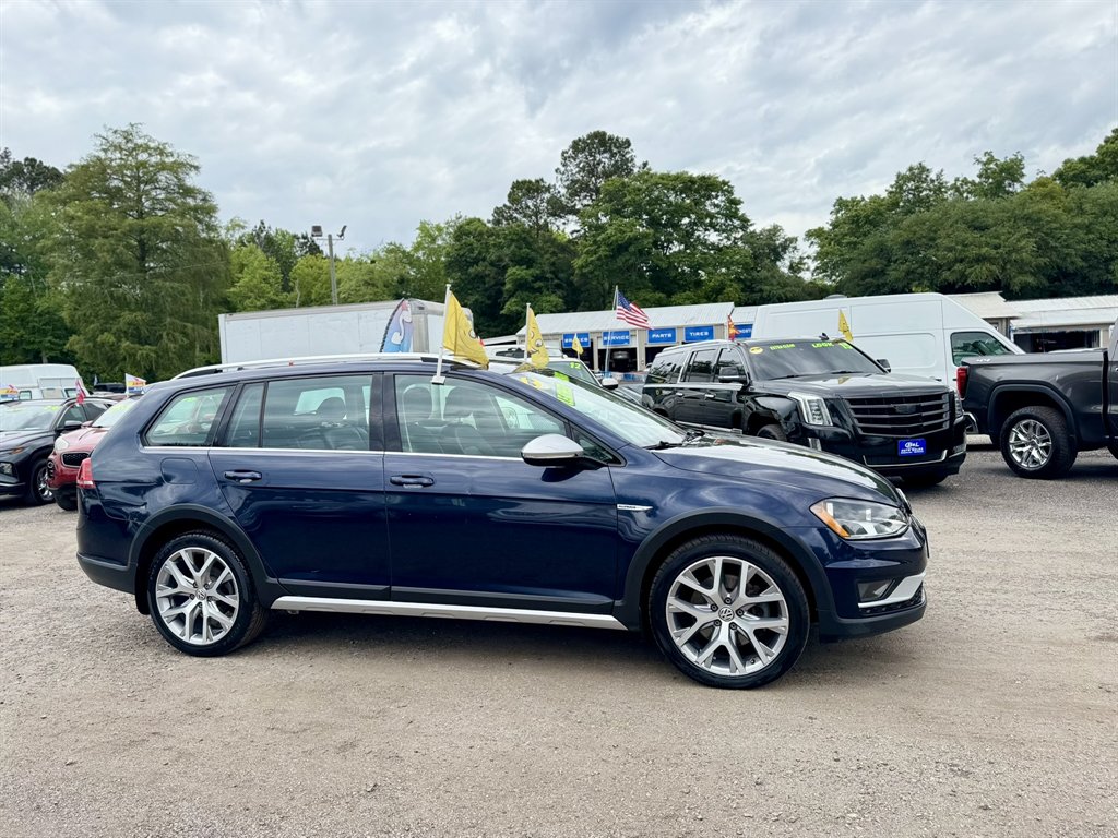 2017 Volkswagen Golf - $18,874