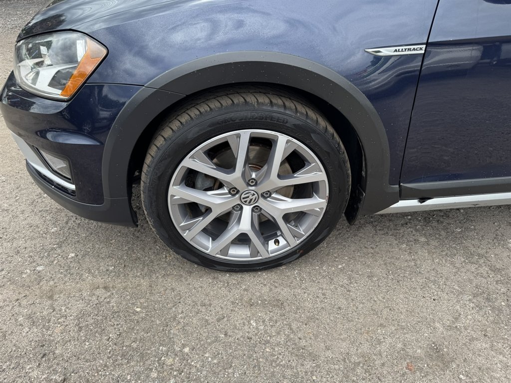 2017 Volkswagen Golf - $18,874