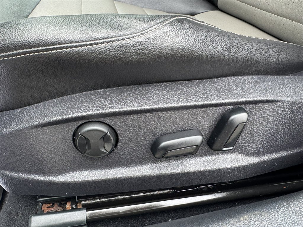 2017 Volkswagen Golf - $18,874