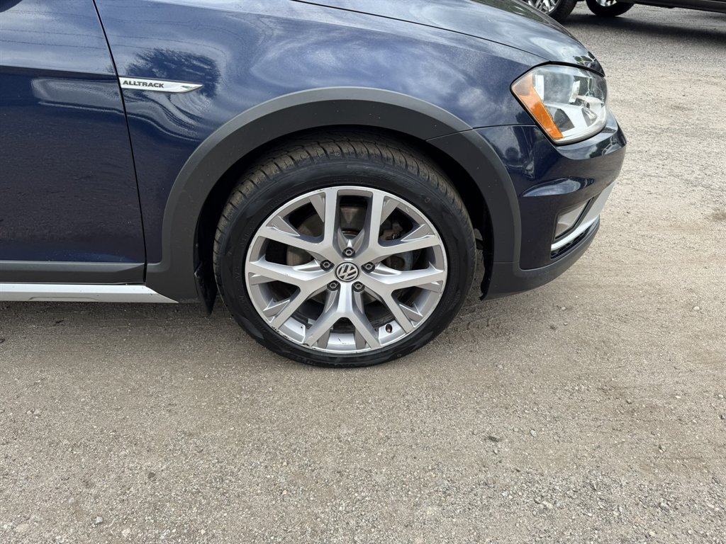 2017 Volkswagen Golf - $18,874