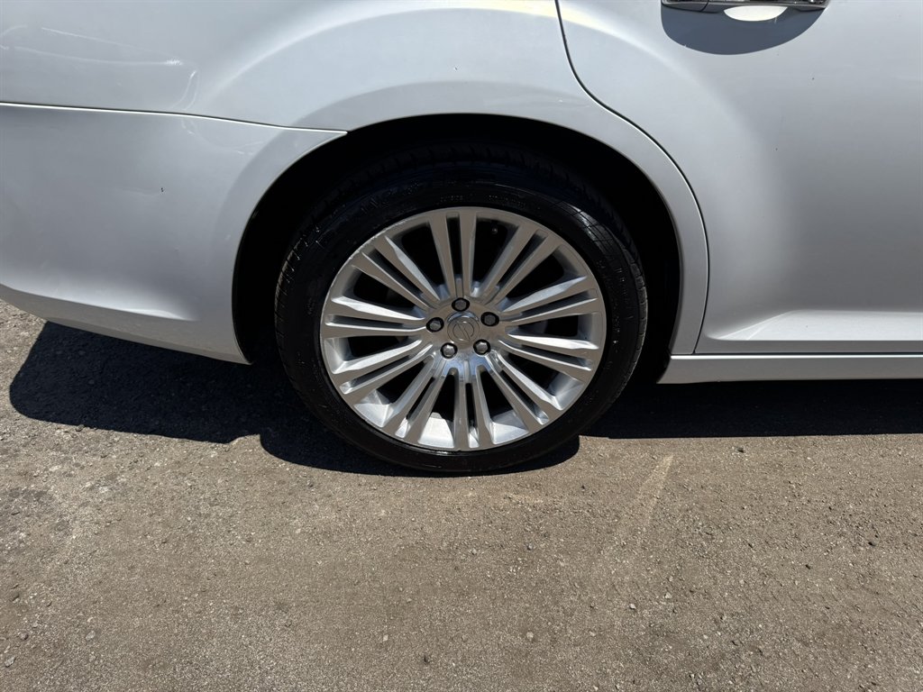 2012 Chrysler 300 - $9,991
