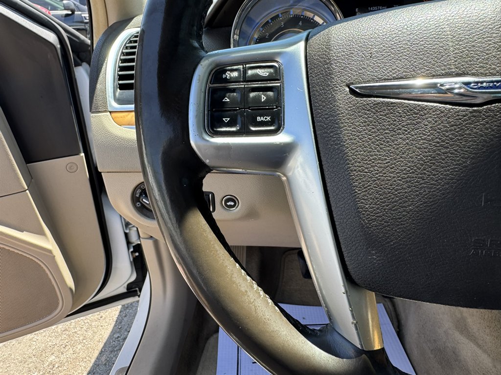 2012 Chrysler 300 - $9,991