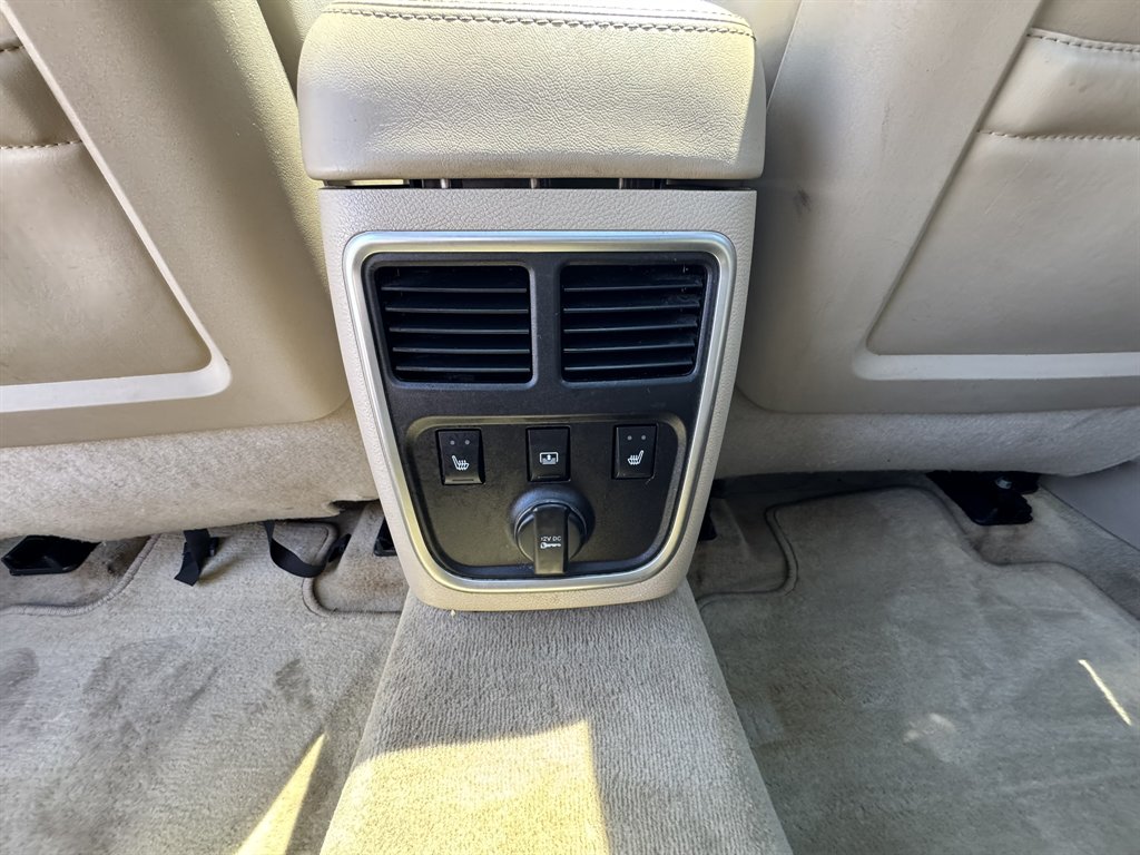 2012 Chrysler 300 - $9,991