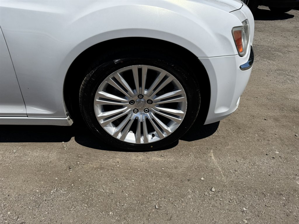 2012 Chrysler 300 - $9,991