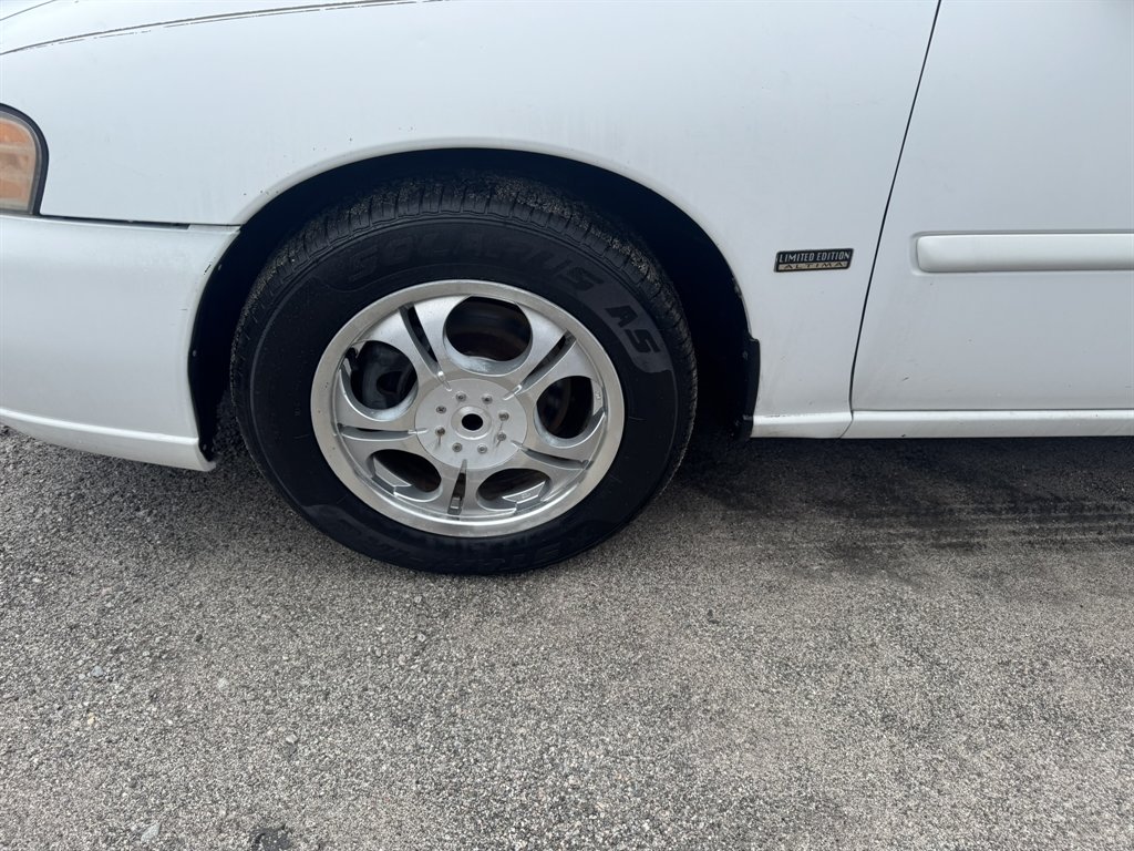 2001 Nissan Altima - $2,450