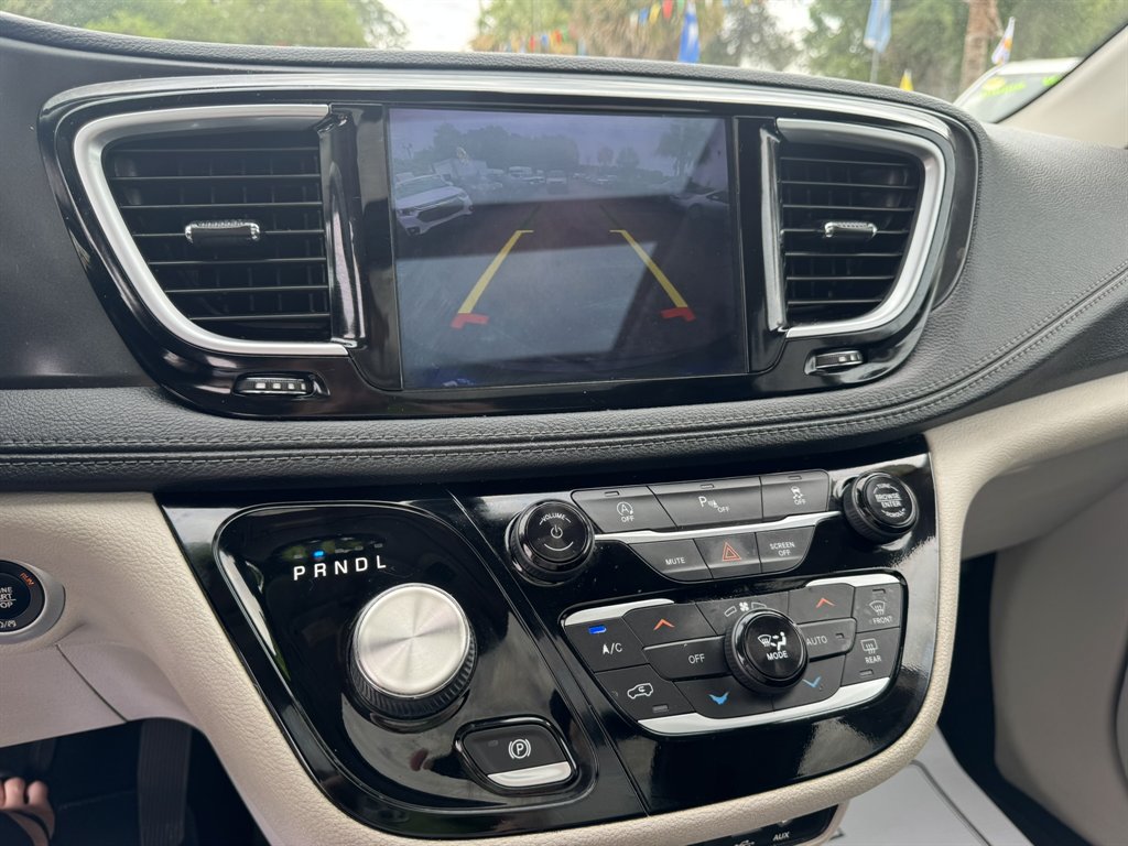 2020 Chrysler Pacifica - $14,486
