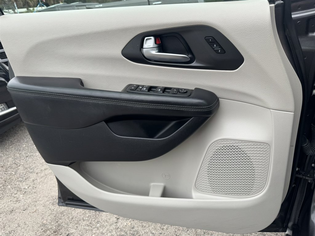 2020 Chrysler Pacifica - $14,486