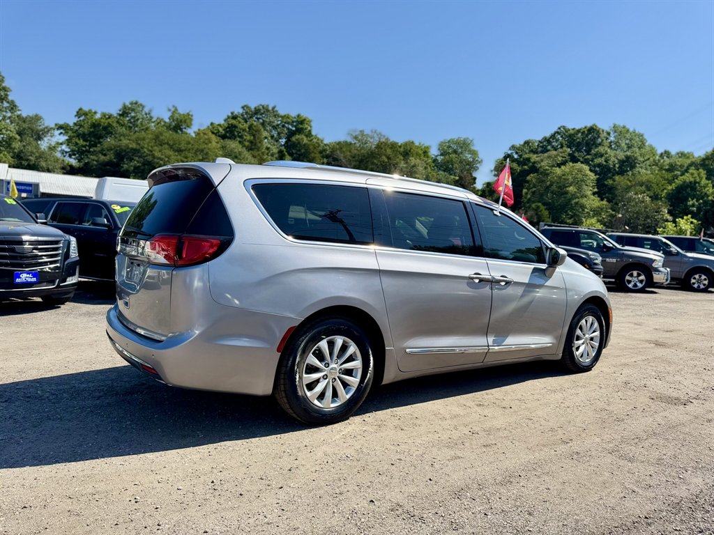 2019 Chrysler Pacifica - $11,531