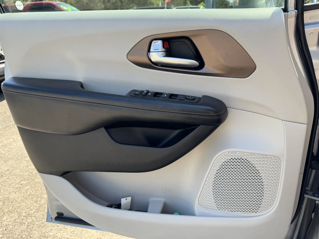 2019 Chrysler Pacifica - $11,531