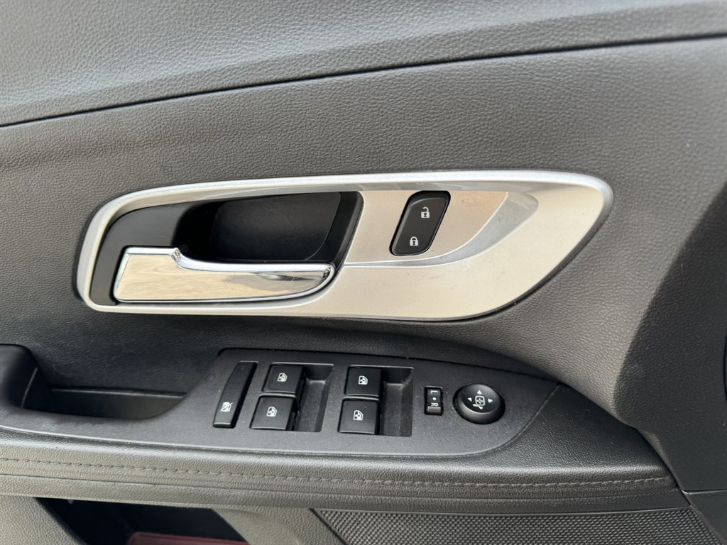 2017 Chevrolet Equinox - $13,980