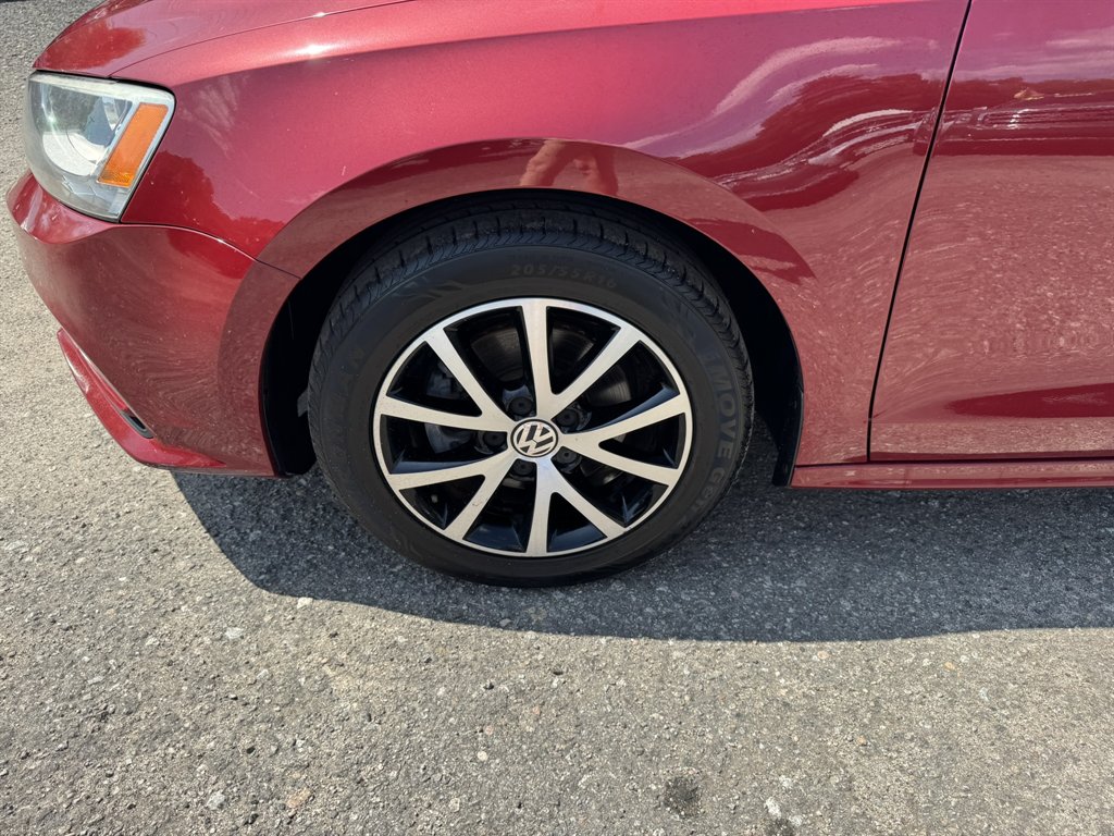 2016 Volkswagen Jetta - $7,930