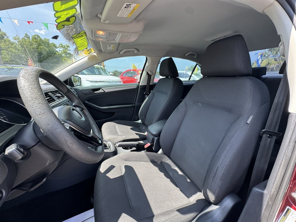 2016 Volkswagen Jetta - $7,930