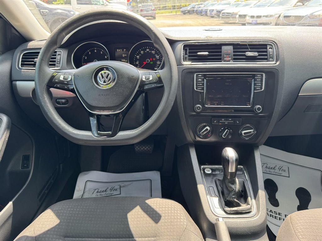 2016 Volkswagen Jetta - $7,930