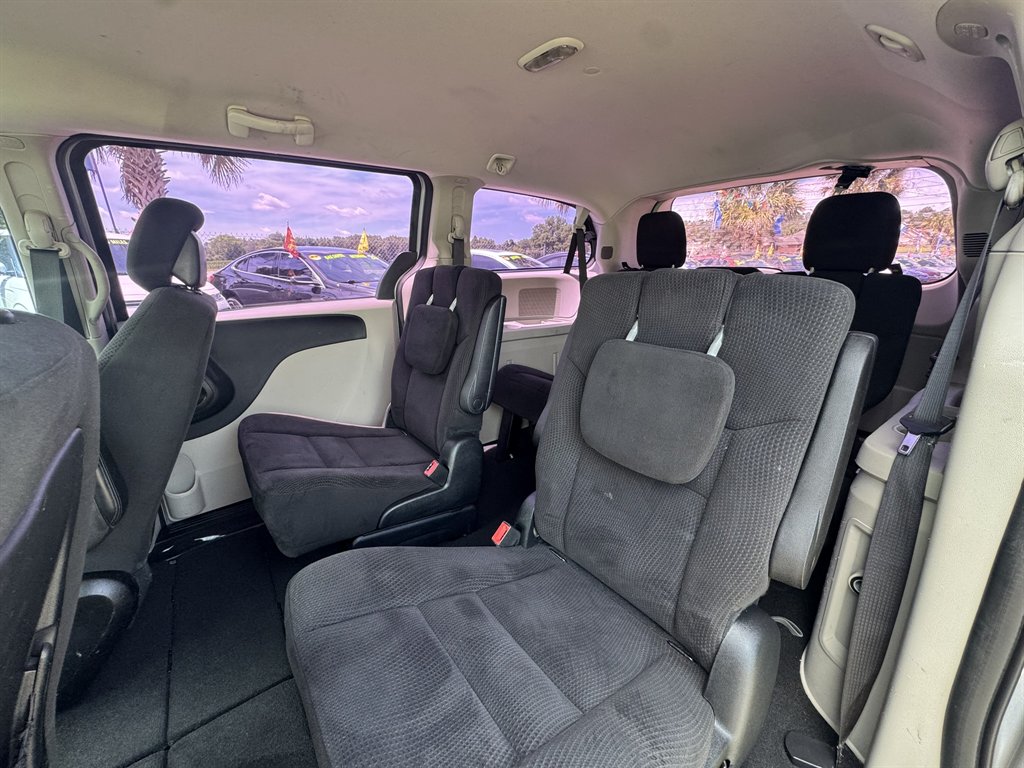 2015 Dodge Grand Caravan - $10,880