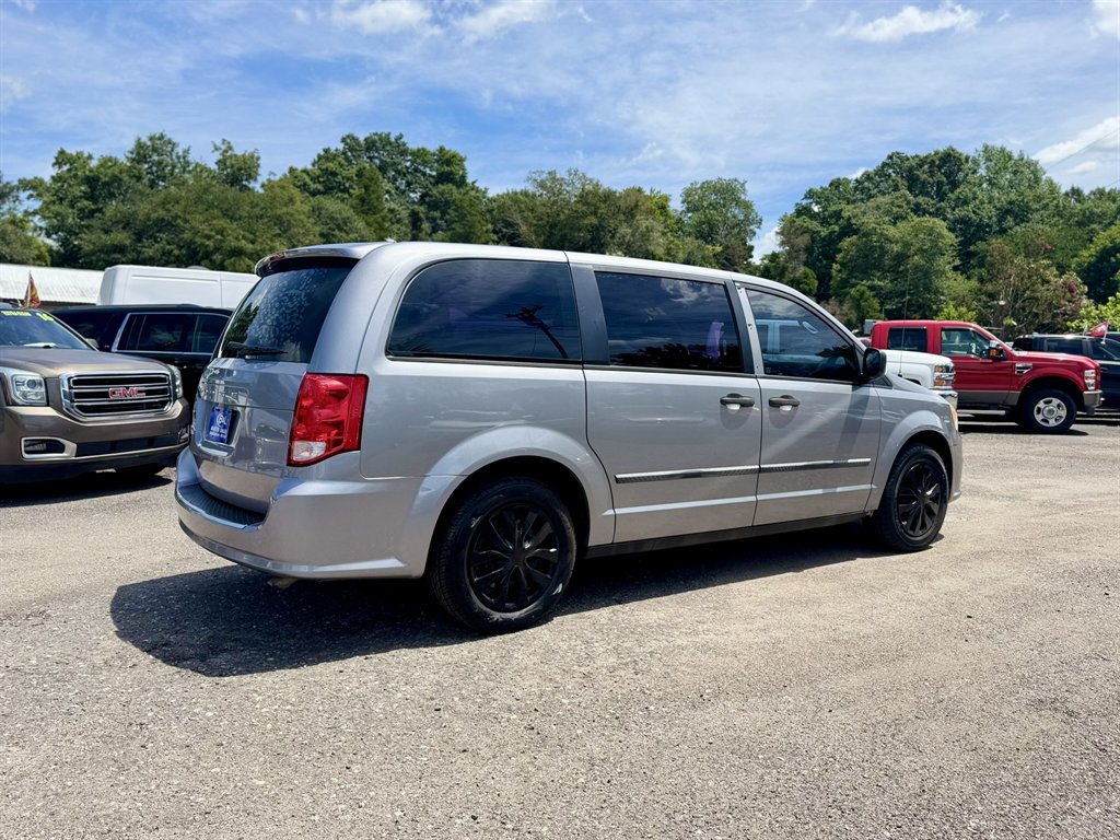 2015 Dodge Grand Caravan - $10,880