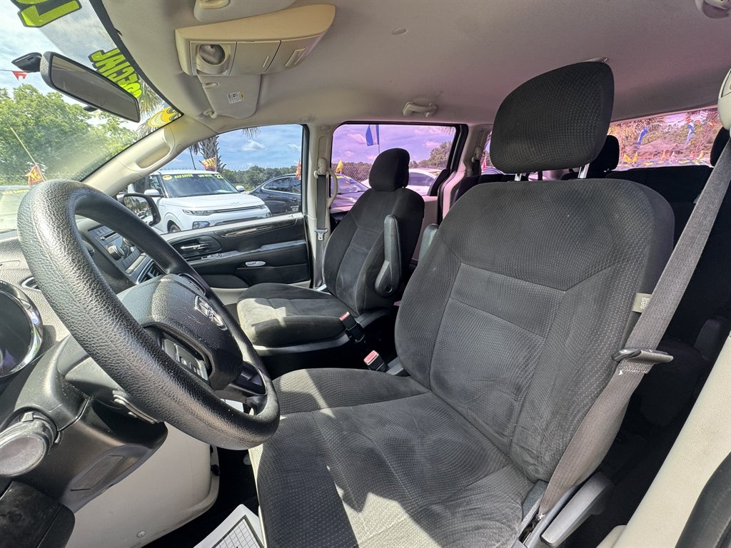 2015 Dodge Grand Caravan - $10,880