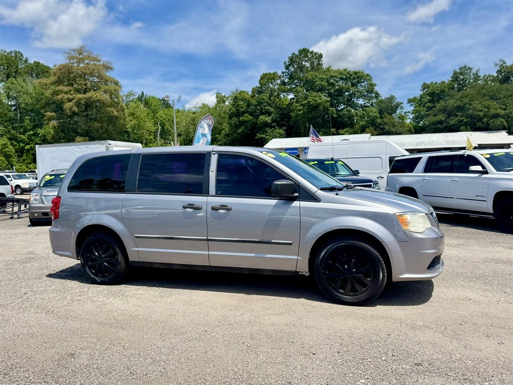 2015 Dodge Grand Caravan - $10,880
