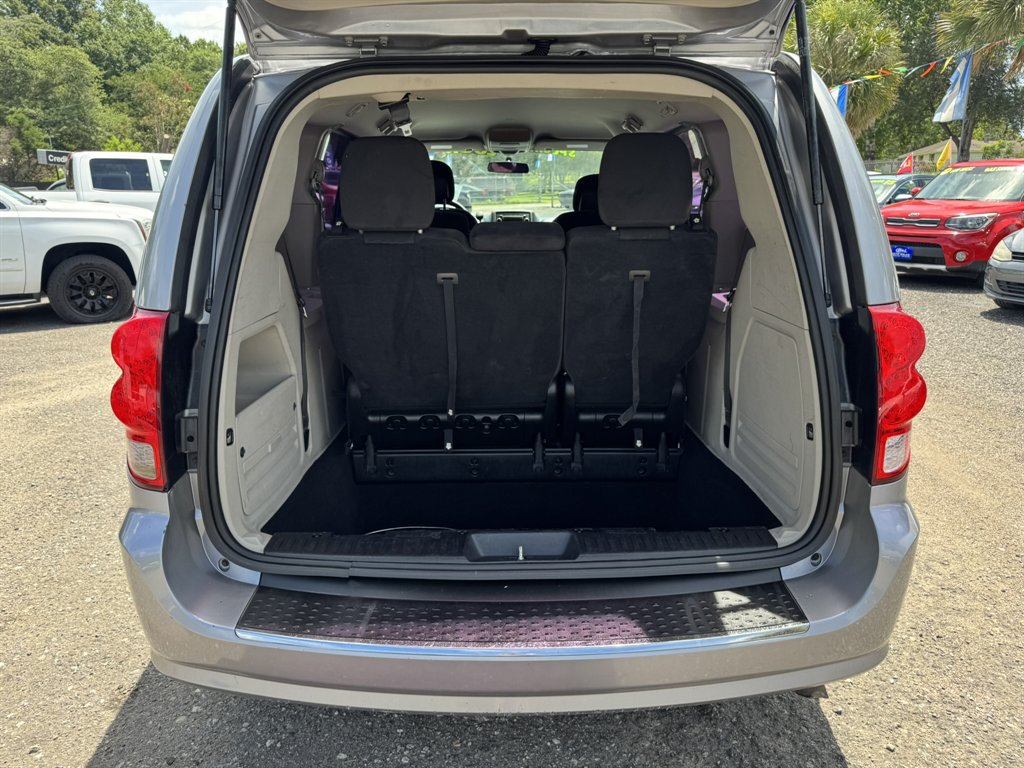 2015 Dodge Grand Caravan - $10,880