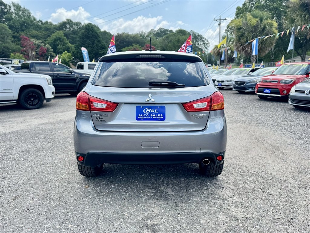 2015 Mitsubishi Outlander - $12,372