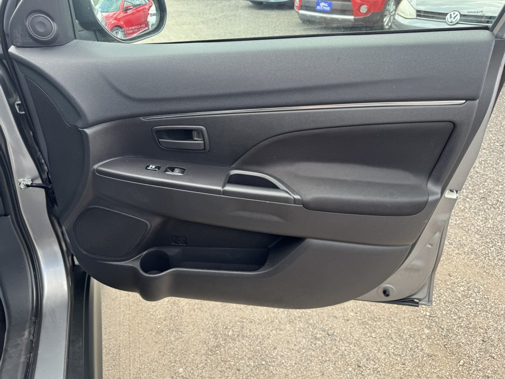 2015 Mitsubishi Outlander - $12,372