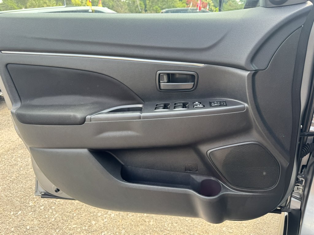 2015 Mitsubishi Outlander - $12,372
