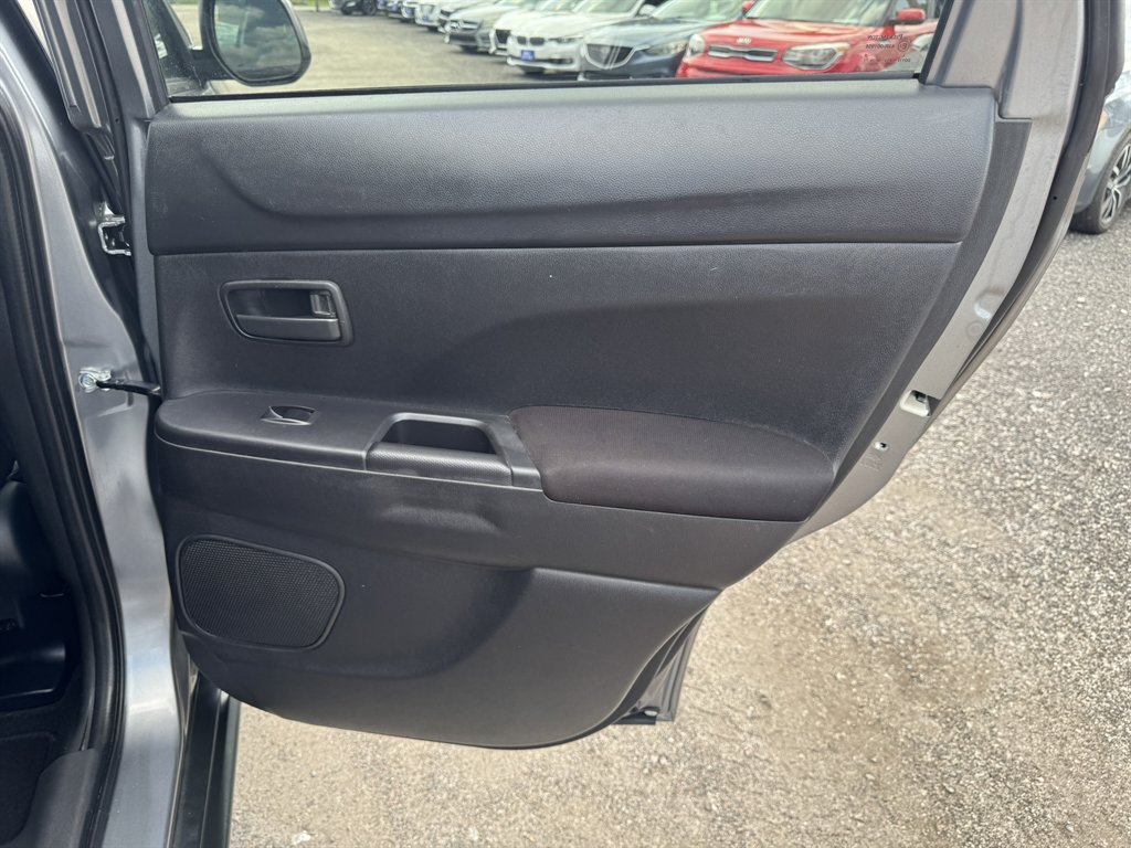 2015 Mitsubishi Outlander - $12,372