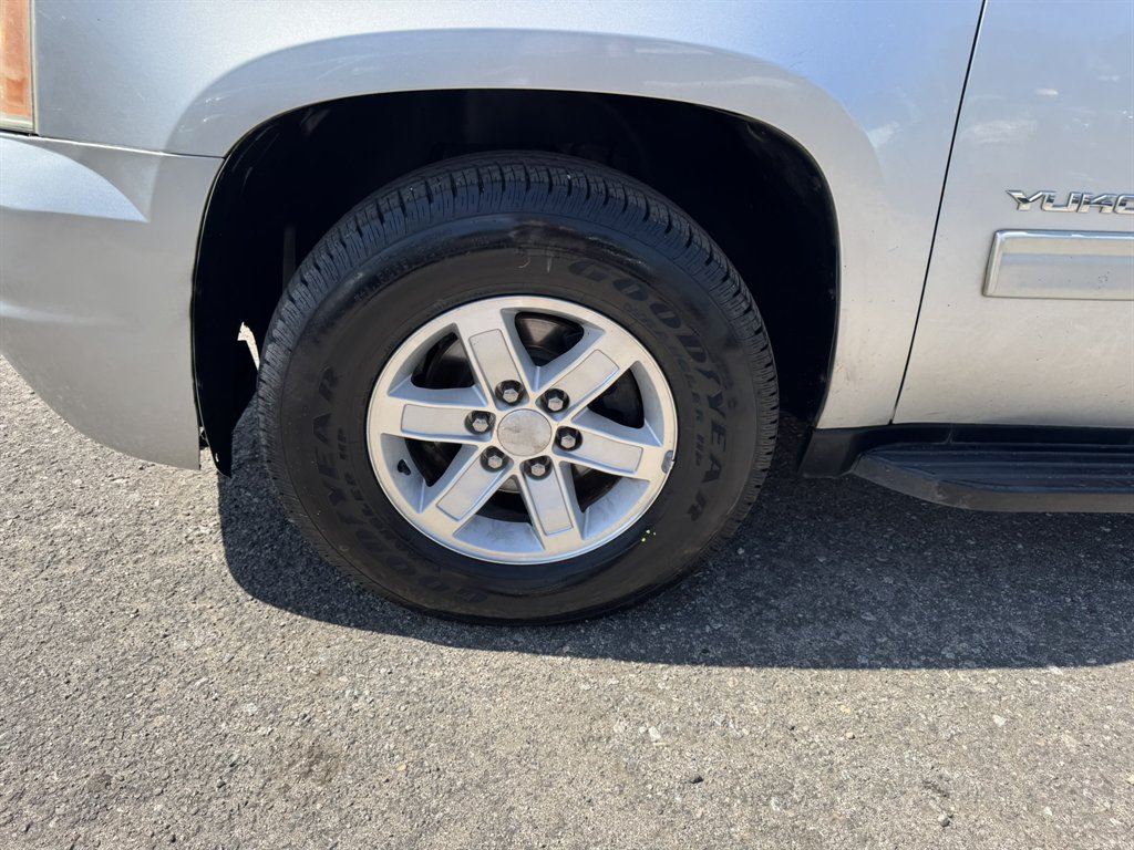 2011 GMC Yukon - $13,880