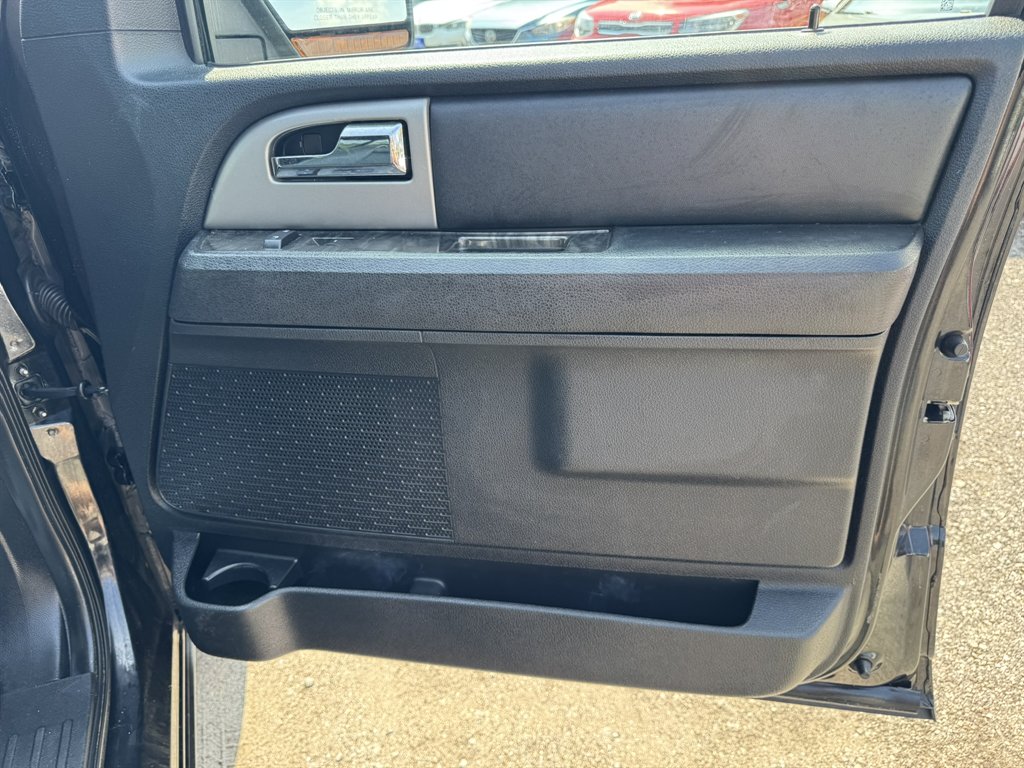 2015 Ford Expedition - $13,880