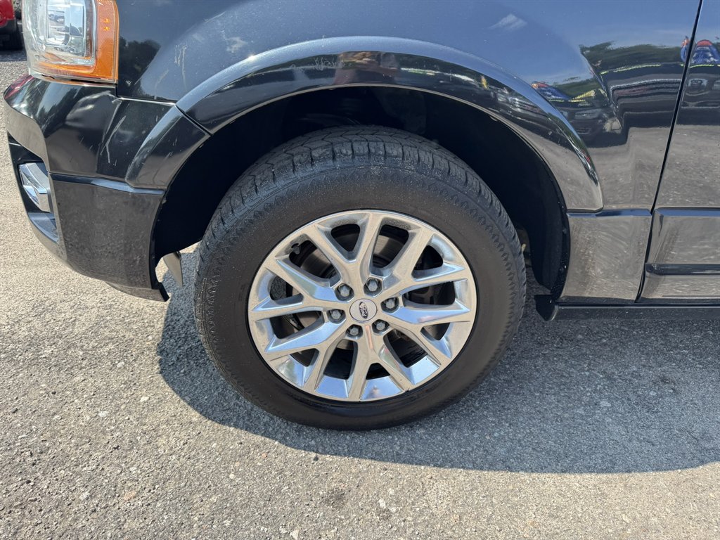 2015 Ford Expedition - $13,880