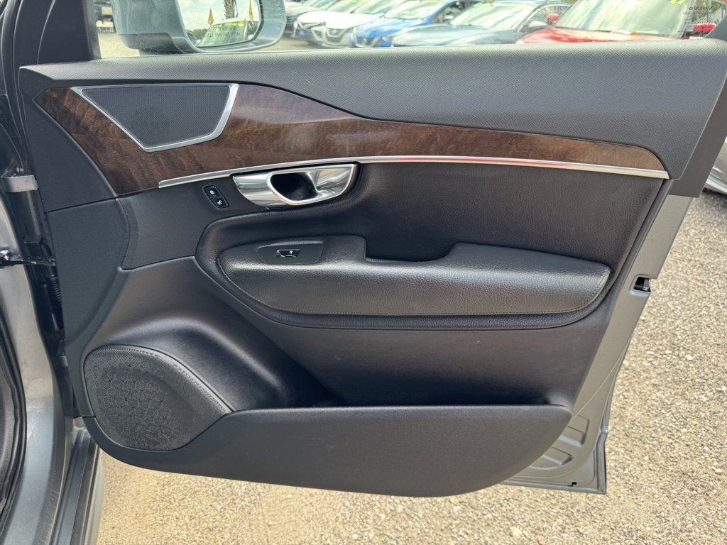 2016 Volvo XC90 - $15,633