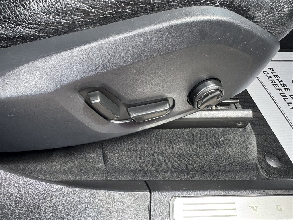 2016 Volvo XC90 - $15,633