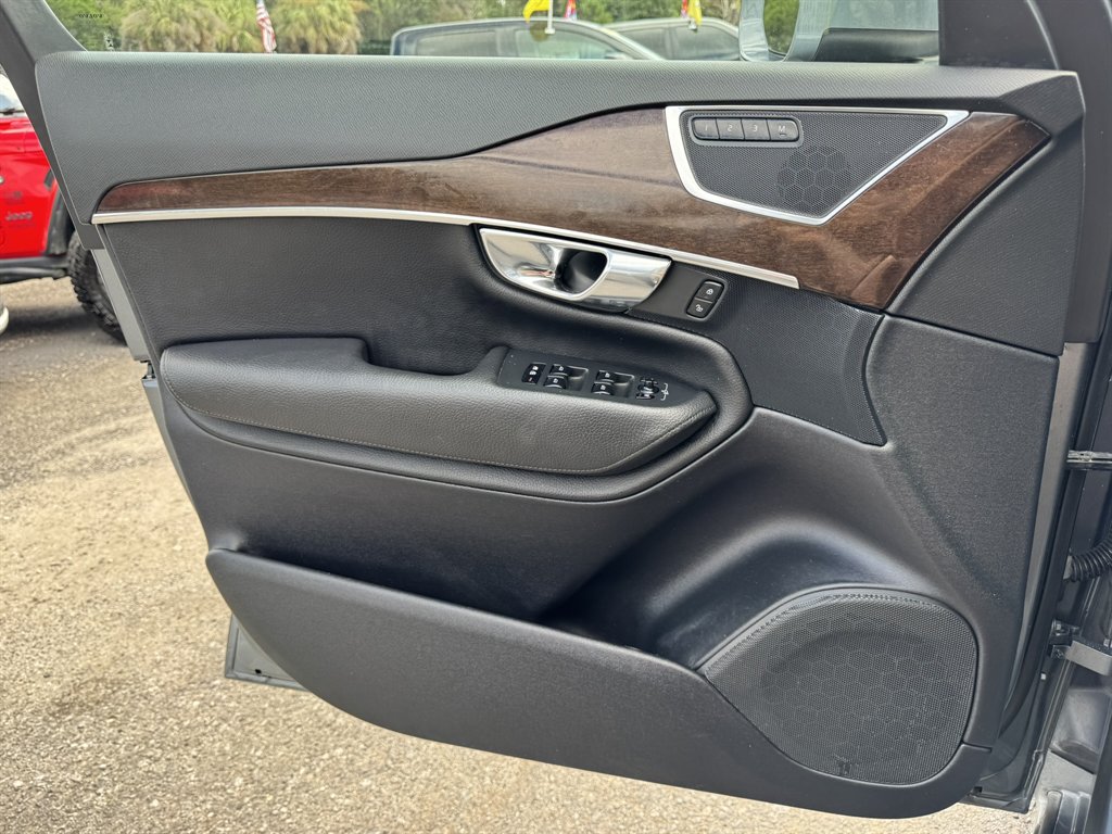 2016 Volvo XC90 - $15,633