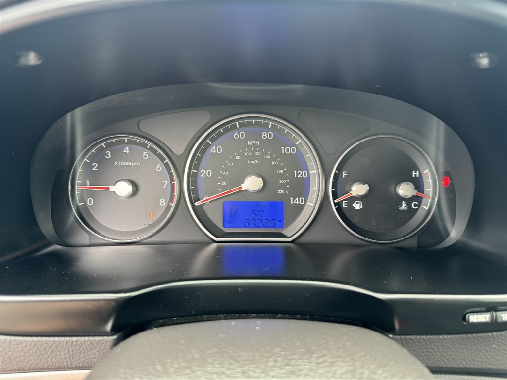 2011 Hyundai Santa Fe - $10,137