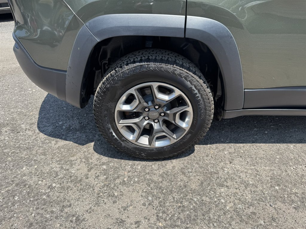 2019 Jeep Cherokee - $16,745