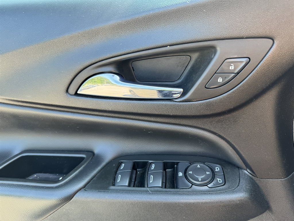 2022 Chevrolet Equinox - $22,355