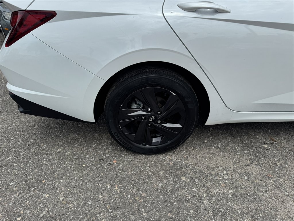 2022 Hyundai Elantra - $21,243