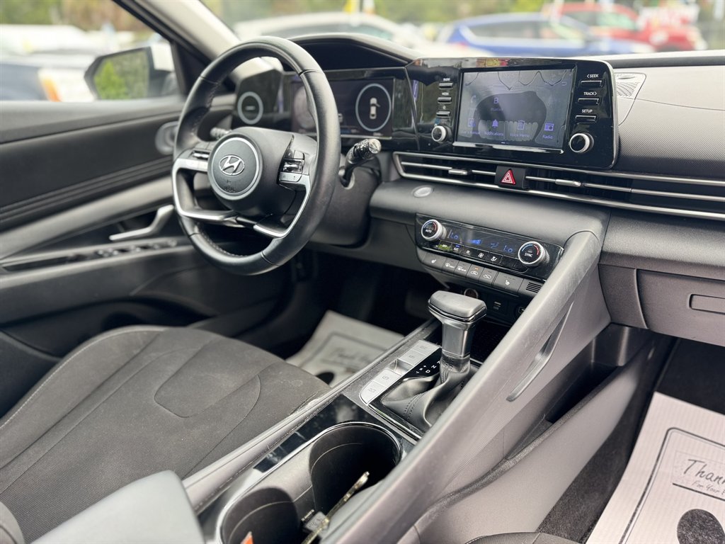 2022 Hyundai Elantra - $21,243