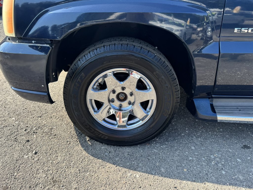 2005 Cadillac Escalade - $8,880