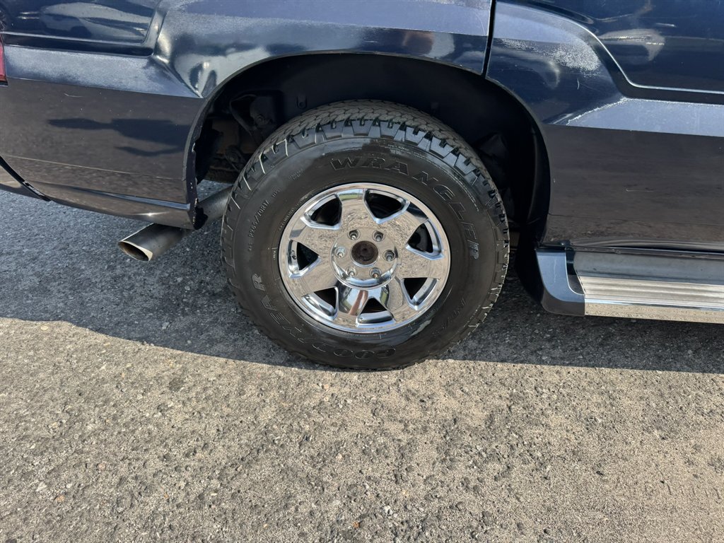 2005 Cadillac Escalade - $8,880