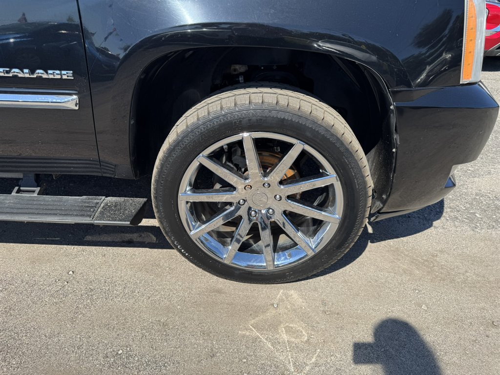 2012 Cadillac Escalade - $14,402